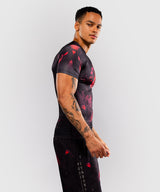 Venum Rashguard x Jujutsu Kaisen Itadori Kurzarm - Schwarz/Rot