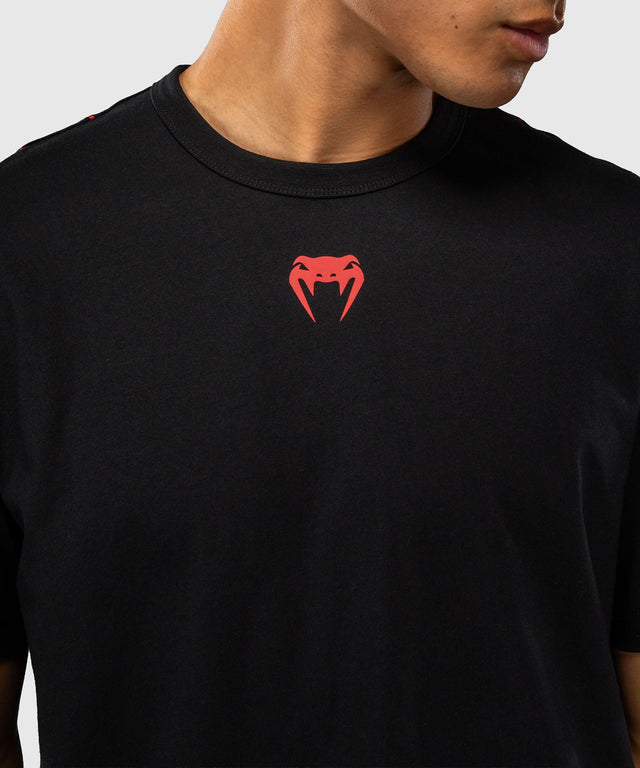 Venum T-Shirt Amazonia Reborn - Schwarz/Rot