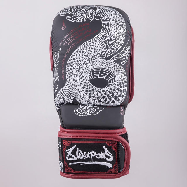 8 WEAPONS MMA Handschuhe Sak Yant Naga - Schwarz/Weinrot