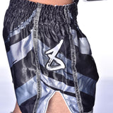 8 WEAPONS Muay Thai Shorts Shift - Schwarz Matt