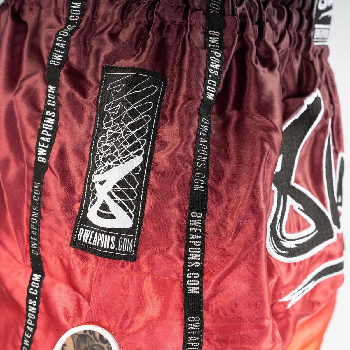 8 WEAPONS Muay Thai Shorts Vivo Sunsphere - Mehrfarbig