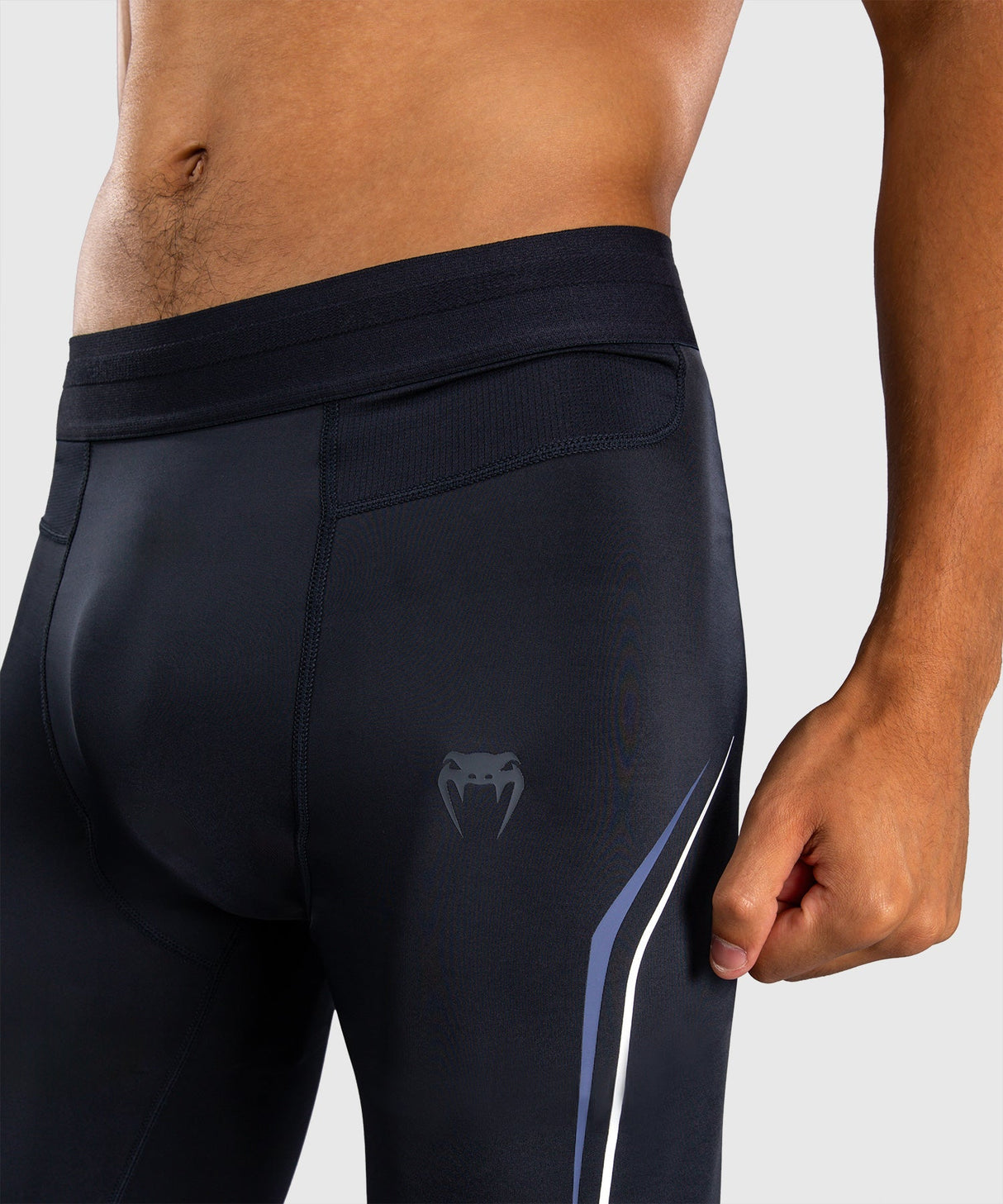 Venum Kompressionsshorts G-Core – Marineblau/Weiß