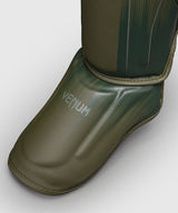 Venum Schienbeinschoner Stealth - Khaki/Dunkelgrün