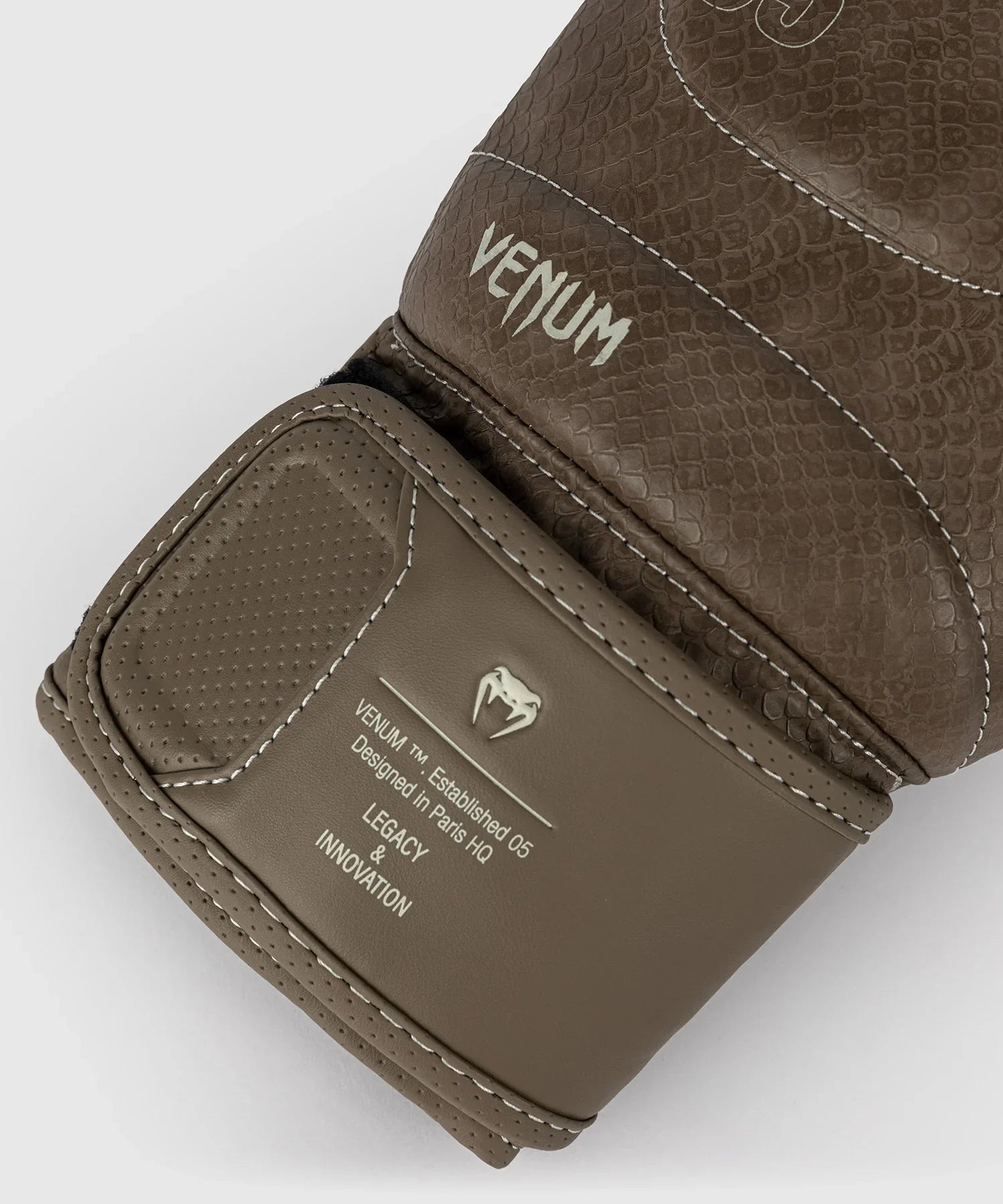Venum Boxhandschuhe Impact Evo Scales – Braun