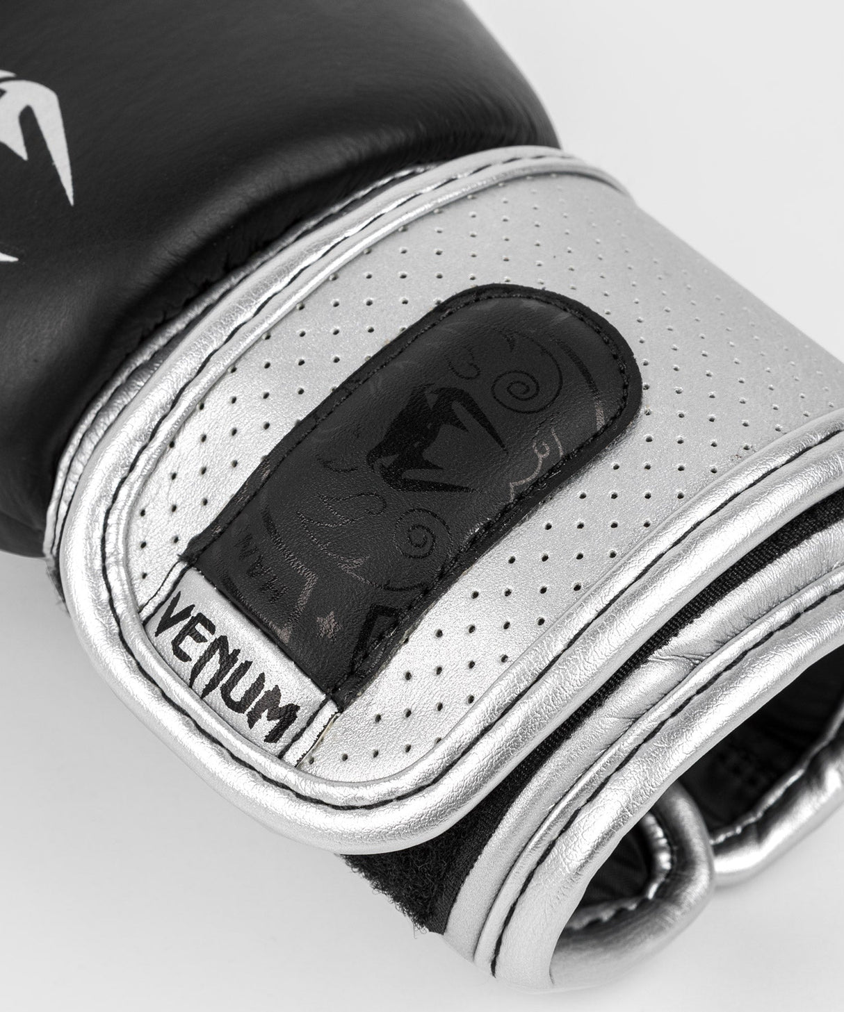 Venum Boxhandschuhe Power 2.0 – Schwarz/Silber