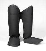 Caged Schienbeinschoner Shadow - Schwarz/Schwarz - The Fight Company Deutschland