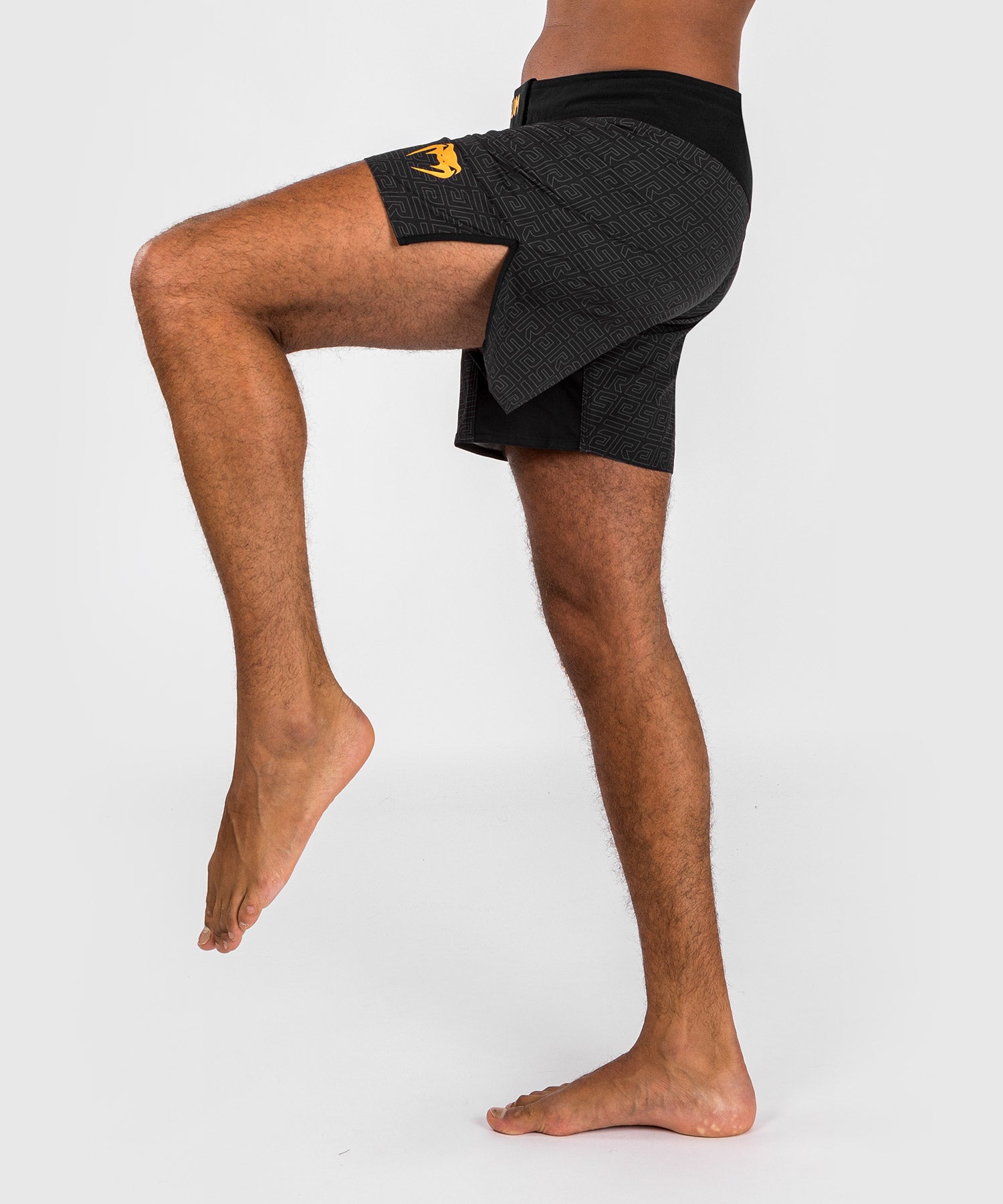 Venum x Ares MMA Shorts - Schwarz/Gold