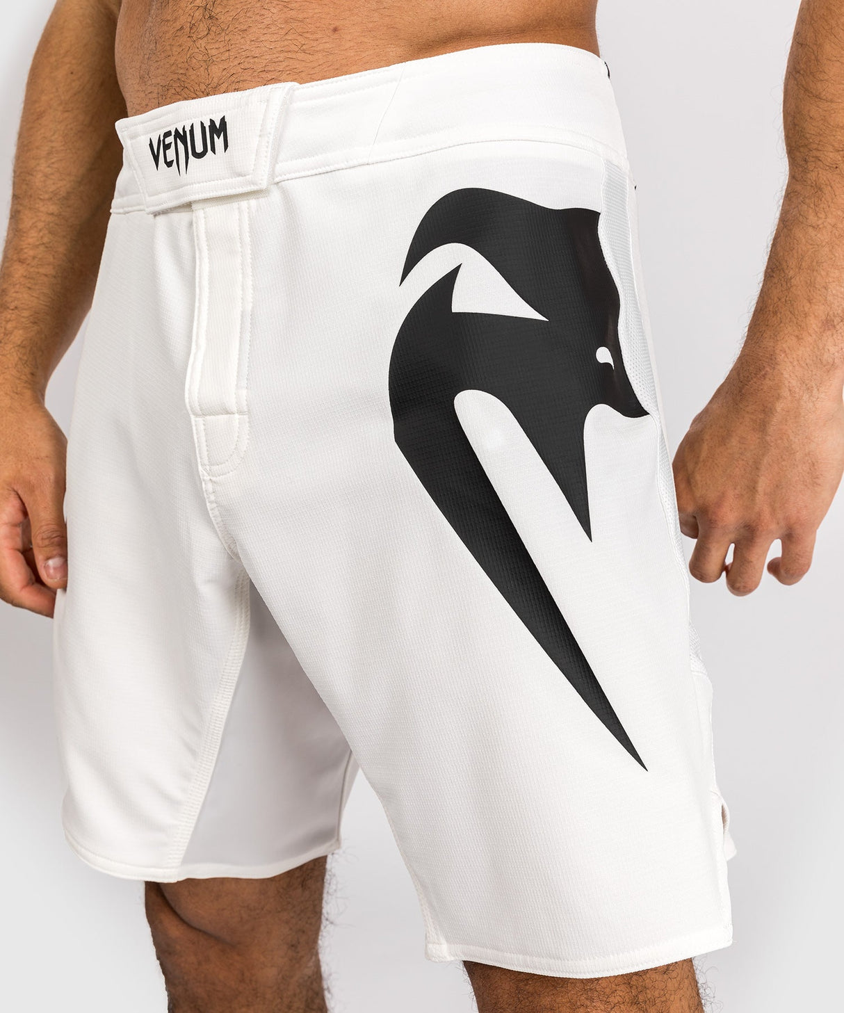 Venum MMA Shorts Light 5.0 - Weiss/Schwarz