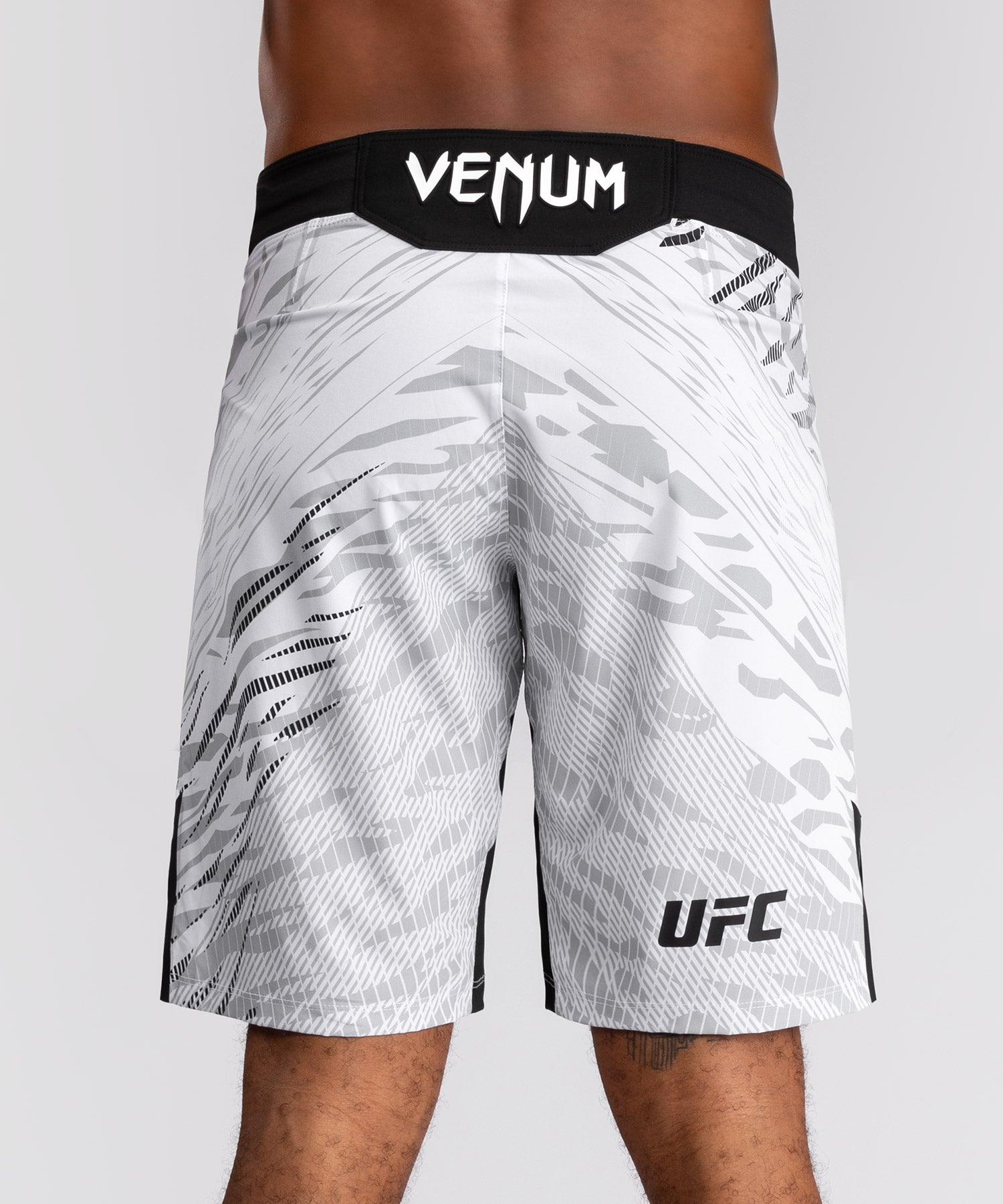 UFC Venum MMA Shorts Fight Night Fusion Long Fit – Weiss