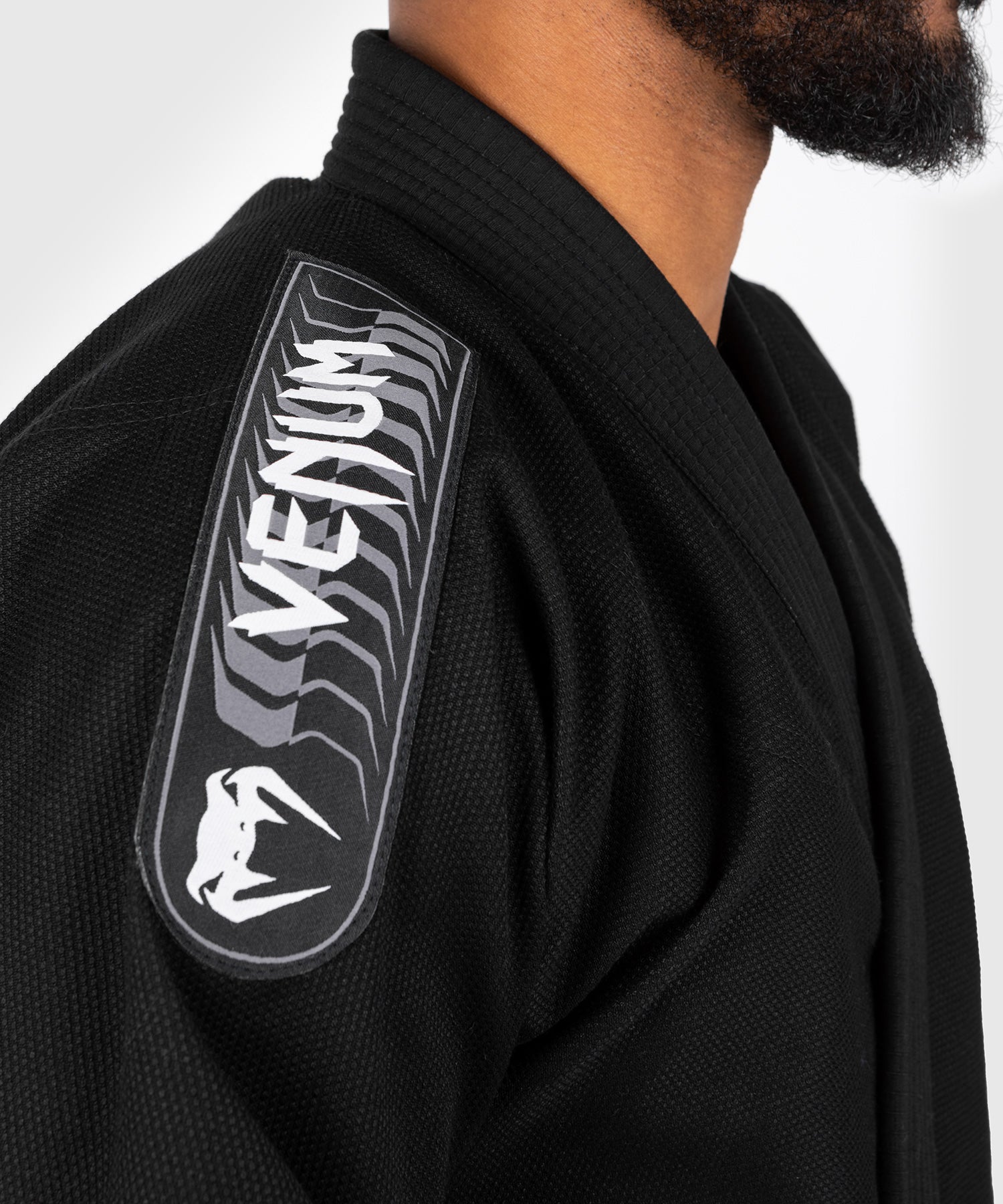 Venum BJJ Gi First - Schwarz - inkl. weißem Gürtel