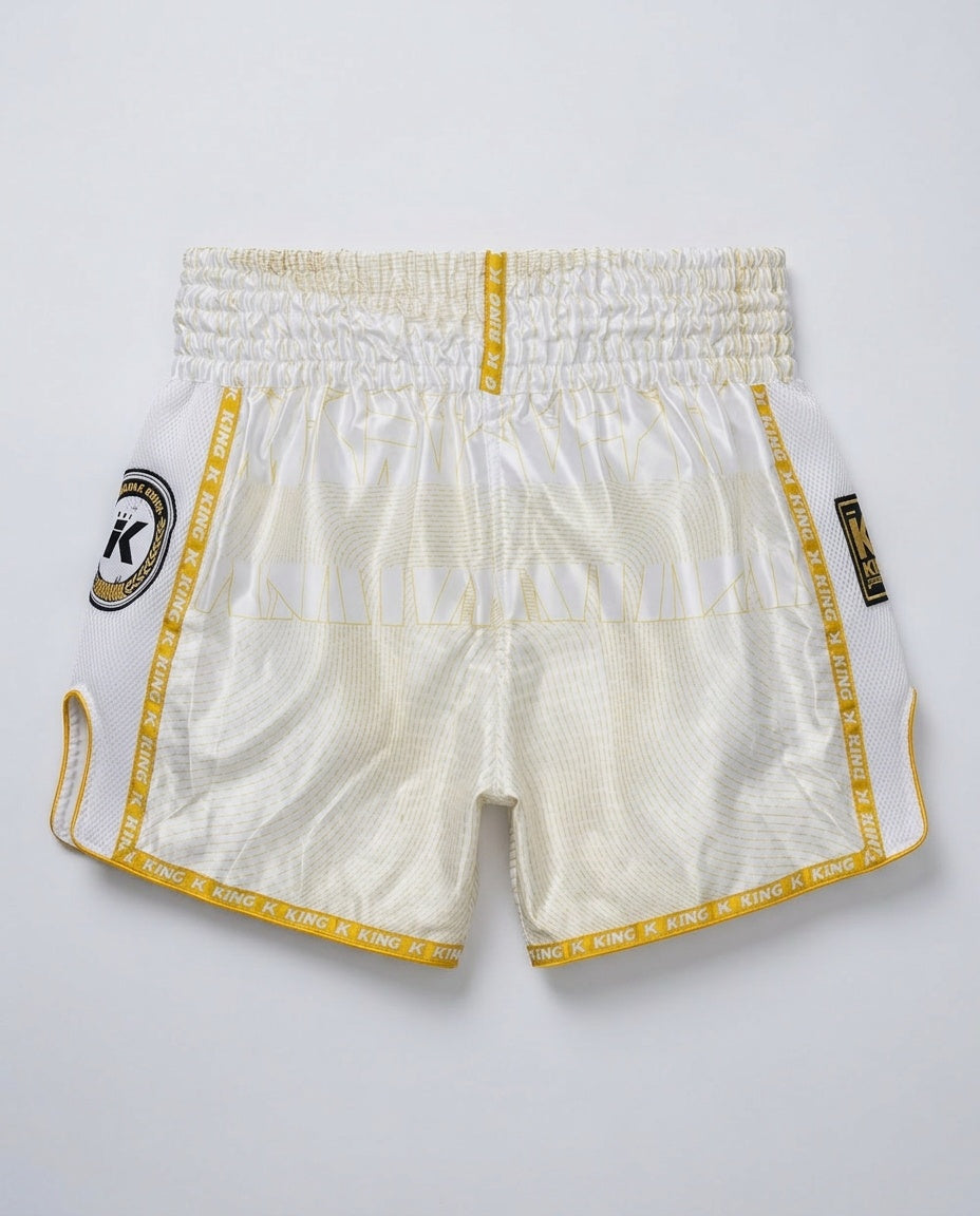 King Pro Boxing Muay Thai Shorts ‚08‘ – Weiss/Gold
