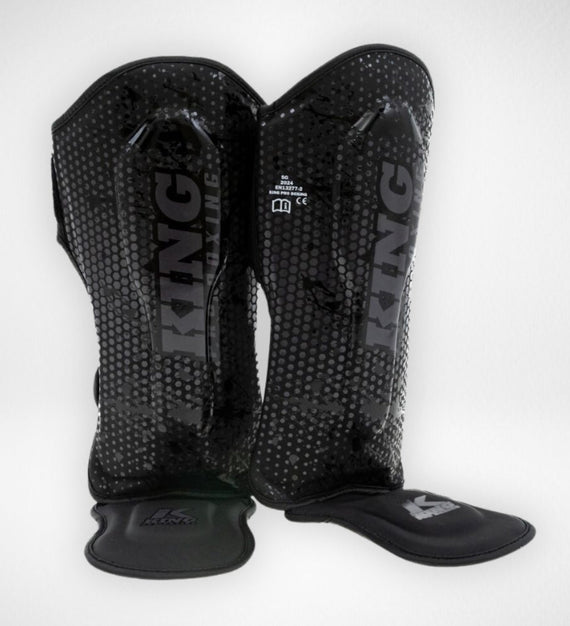 King Pro Boxing Schienbeinschoner Kids Hexagon - Schwarz/Schwarz