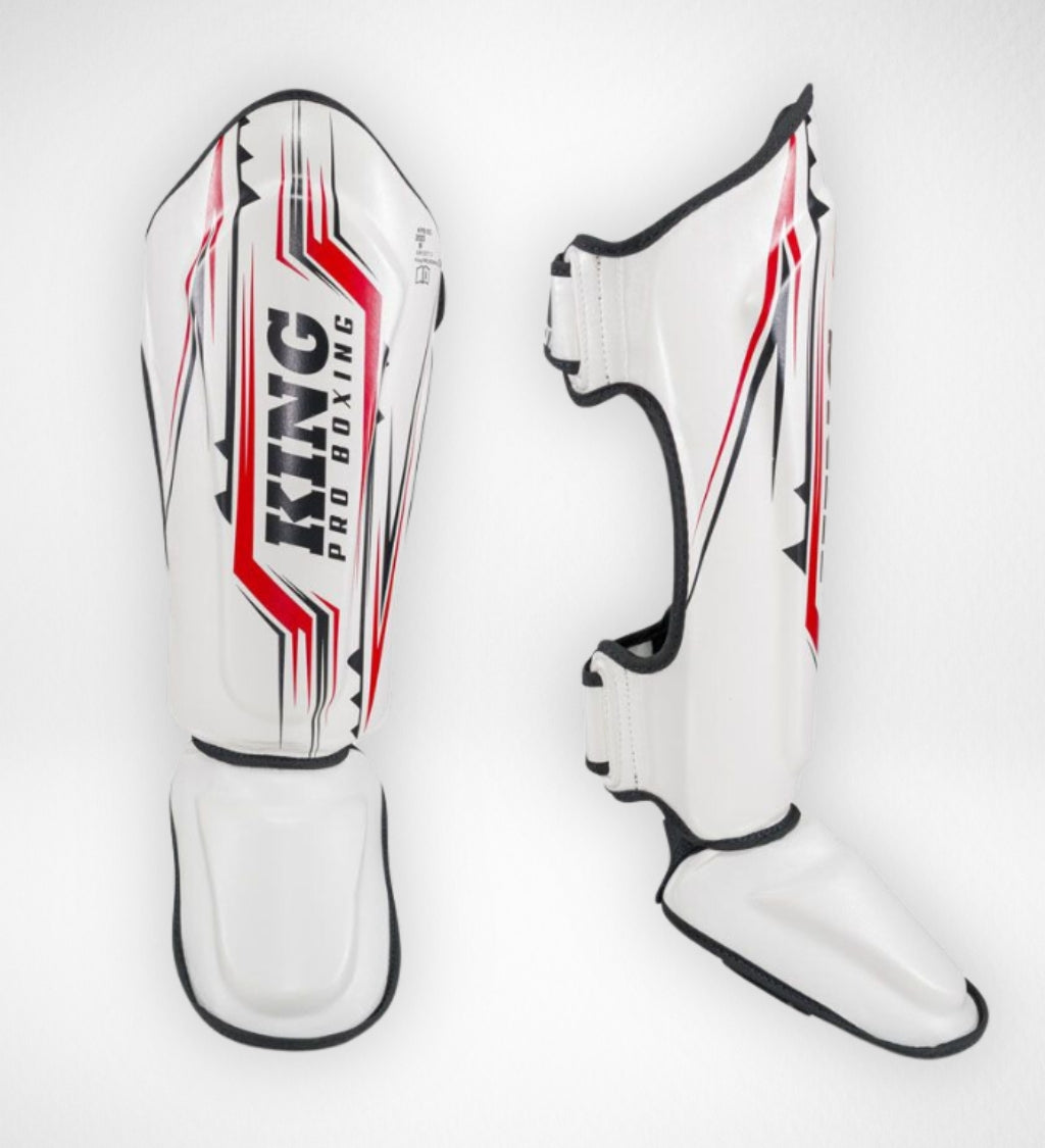 King Pro Boxing Schienbeinschoner Spartan - Weiss/Schwarz/Rot