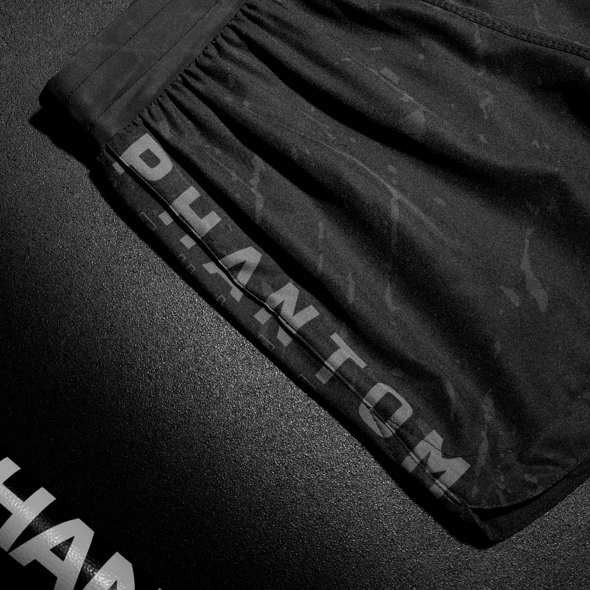 Phantom Athletics MMA Shorts Fusion Skull - Schwarz