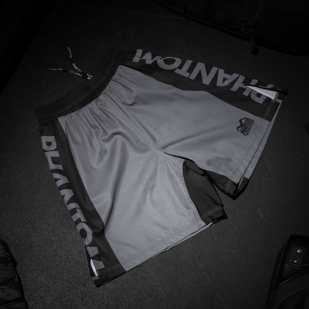 Phantom Athletics MMA Shorts EVO Apex - Grau