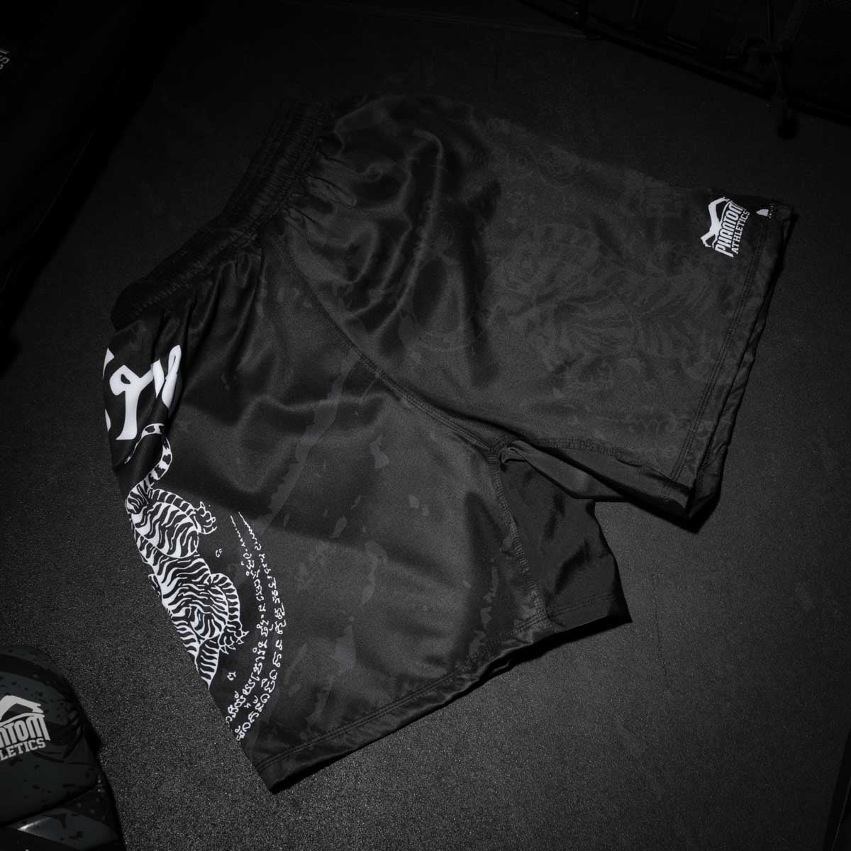 Phantom Athletics Muay Thai Shorts EVO - Schwarz