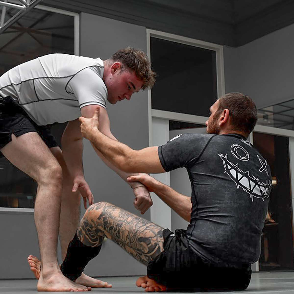 Phantom Athletics Rashguard EVO Serious - Schwarz