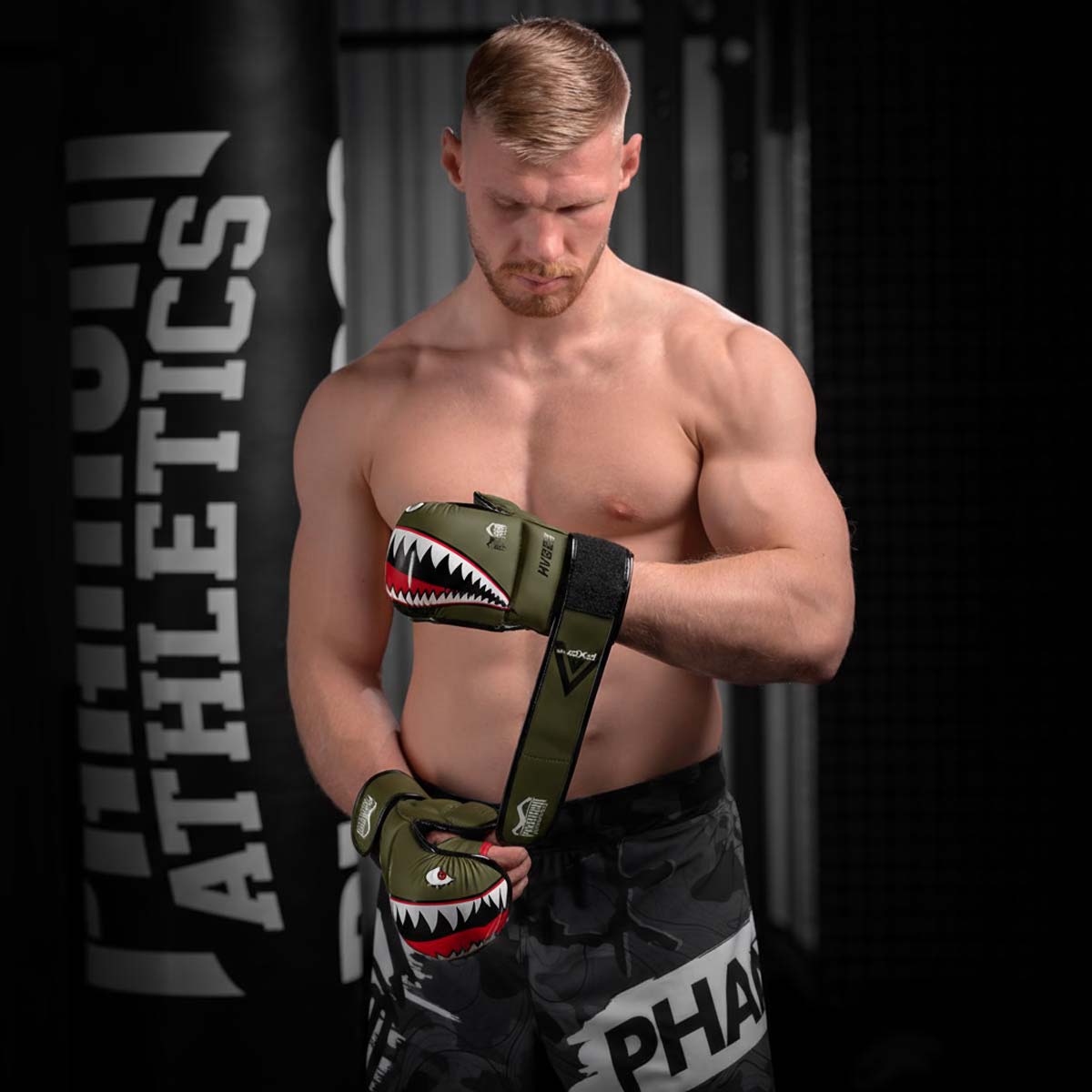 Phantom Athletics MMA Handschuhe Fight Squad - Armeegrün