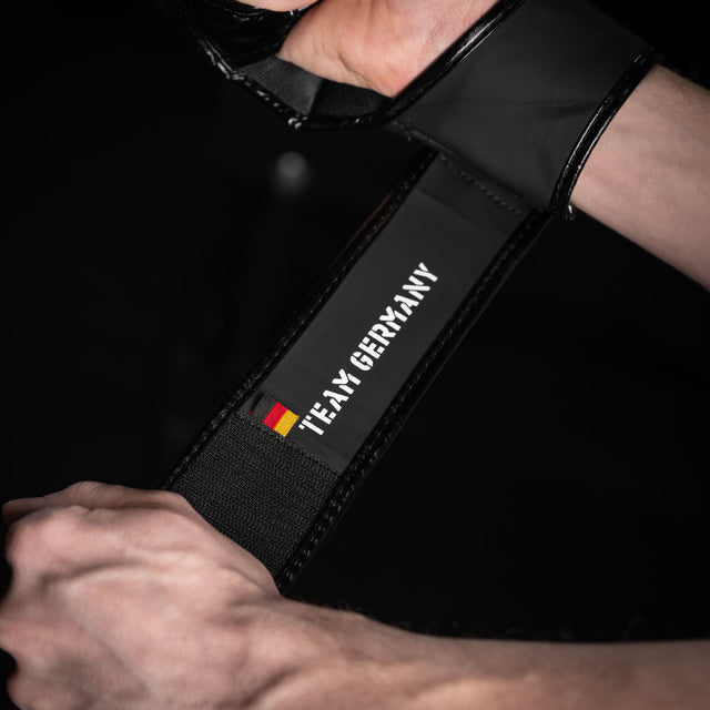 Phantom Athletics MMA Handschuhe German Eagle - Schwarz