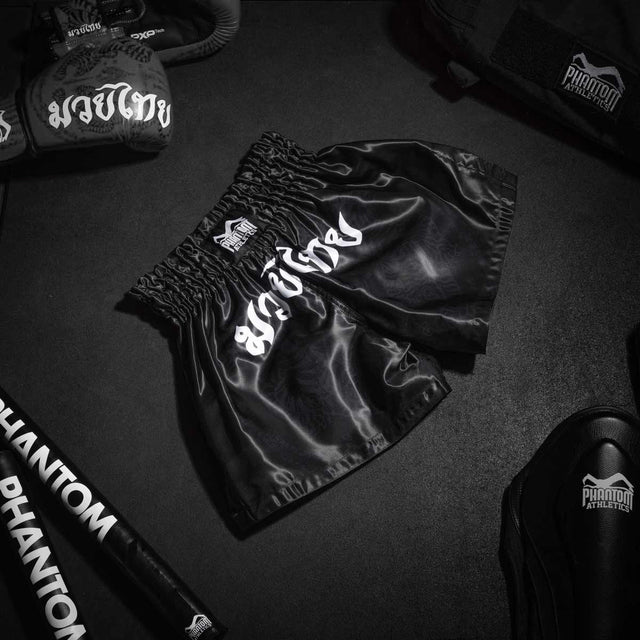 Phantom Athletics Muay Thai Shorts Sak Yant - Schwarz