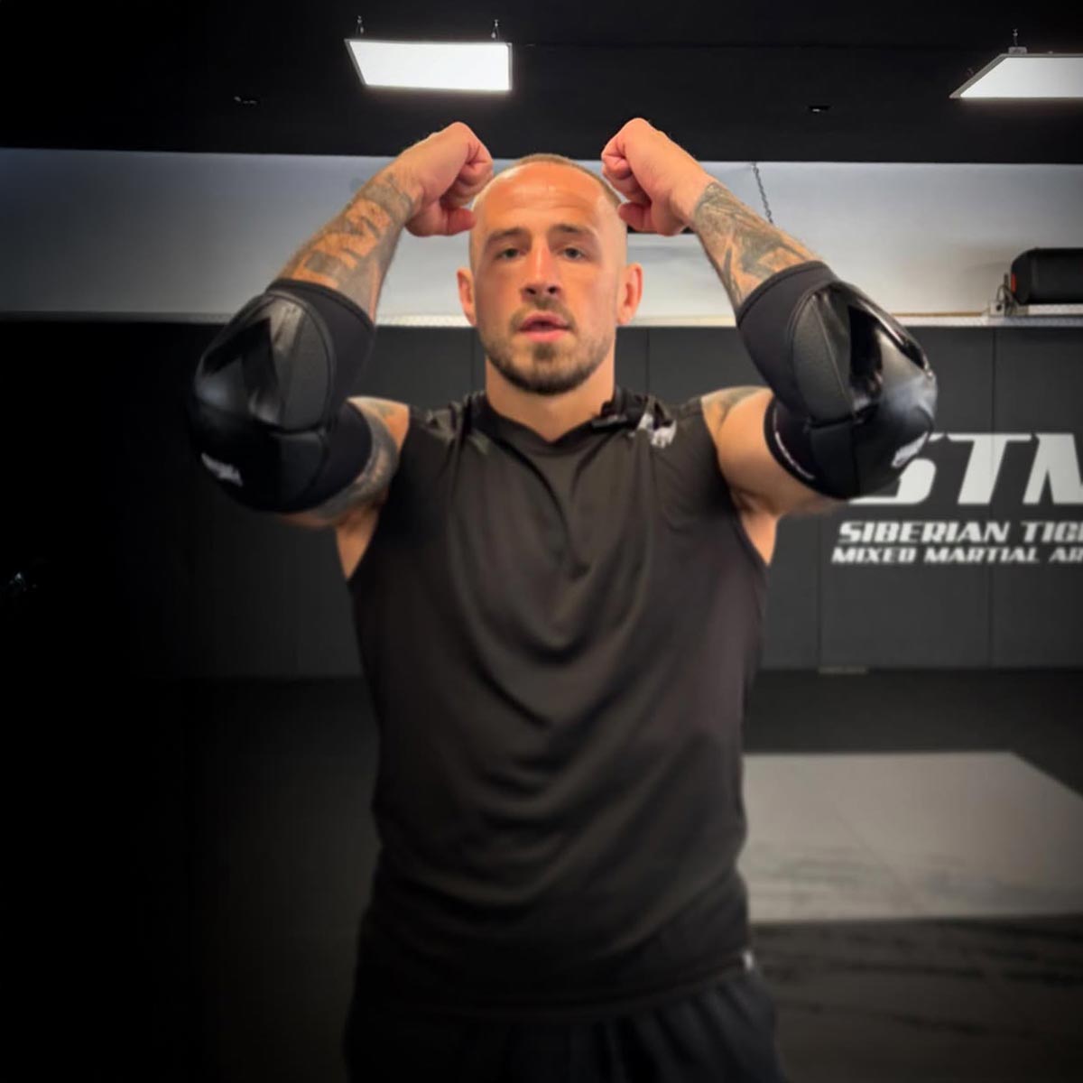 Phantom Athletics Ellenbogenschoner Riot Pro