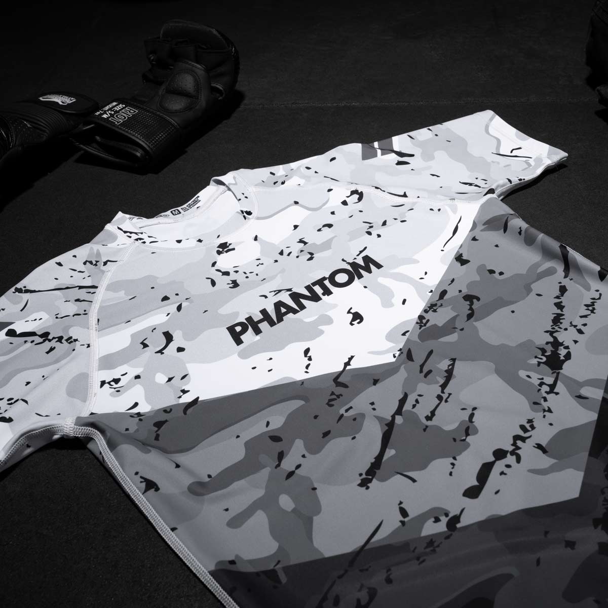 Phantom Athletics Rashguard Delta - Grau