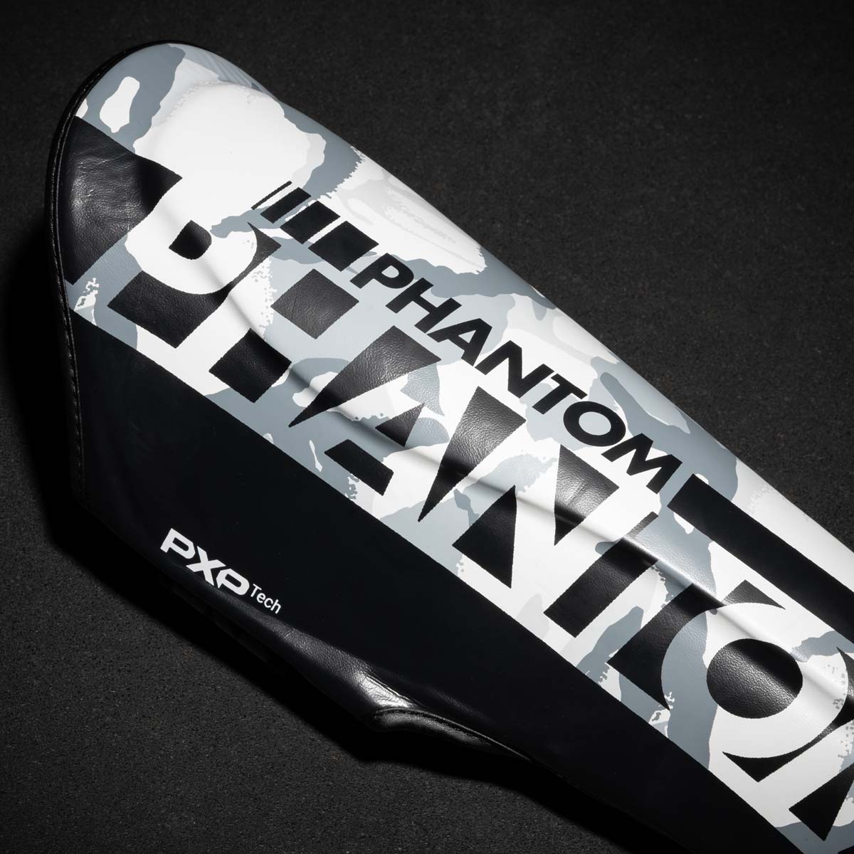 Phantom Athletics Schienbeinschoner APEX Striking - Weiß