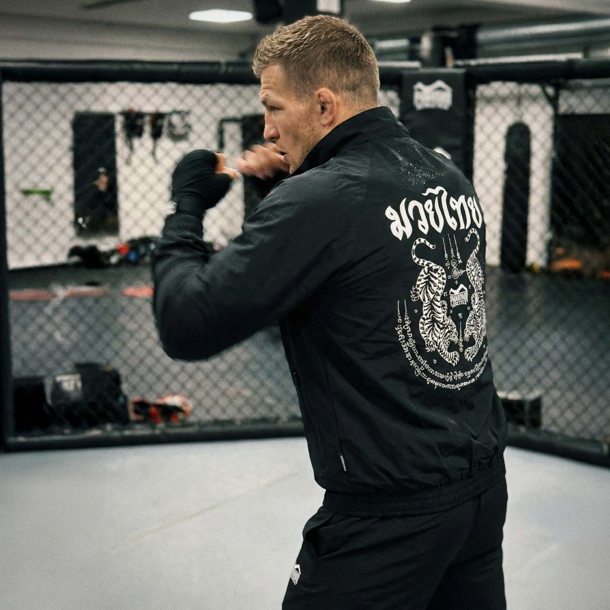 Phantom Athletics Trainingsjacke DMC Muay Thai / Sak Yant