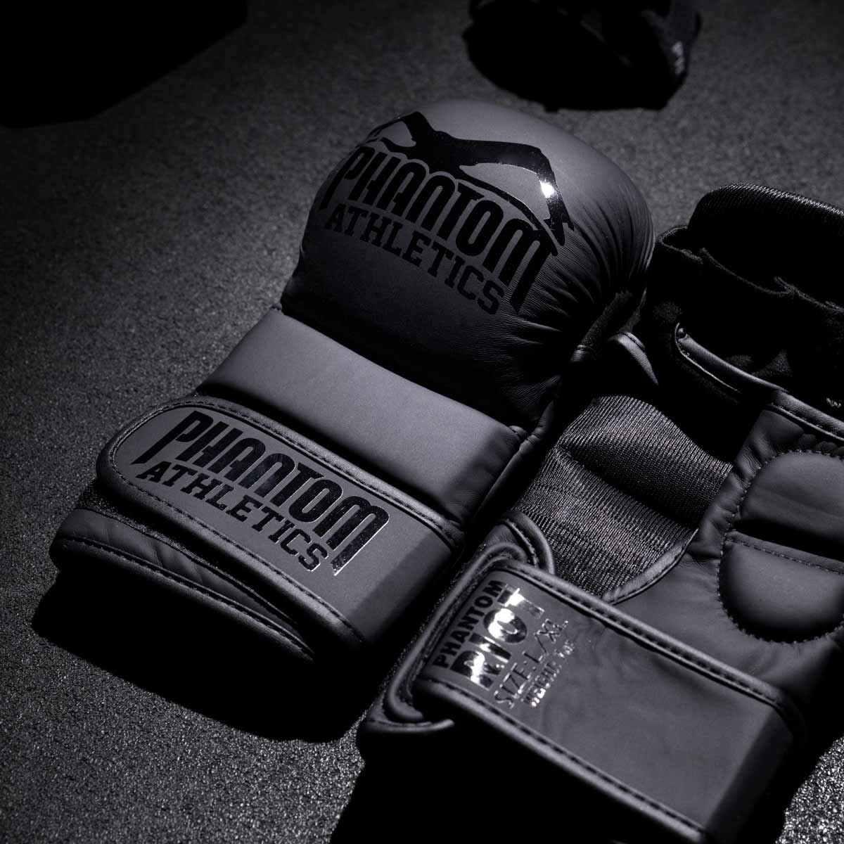 Phantom Athletics MMA Handschuhe Riot - Schwarz