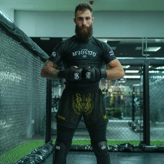 Phantom Athletics Muay Thai Shorts Sak Yant - Schwarz/Gold