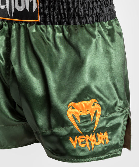 Venum Muay Thai Shorts Classic 2.0 - Grün/Schwarz/Gold