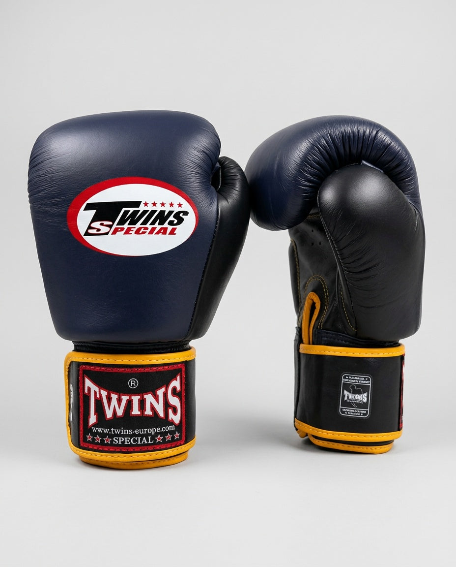 Twins Boxhandschuhe BGVL3 – Marineblau/Schwarz/Gelb