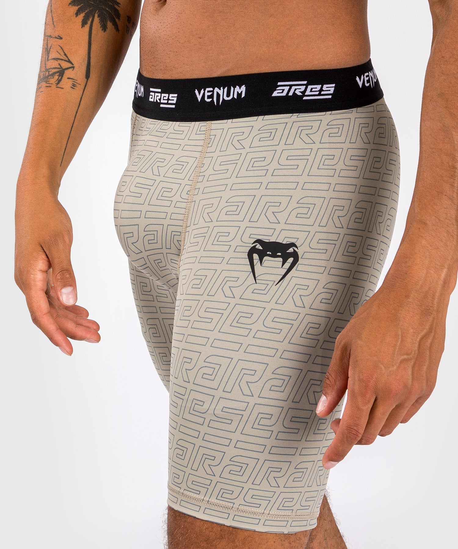 Venum Kompressionsshorts x Ares 2.0 - Sand