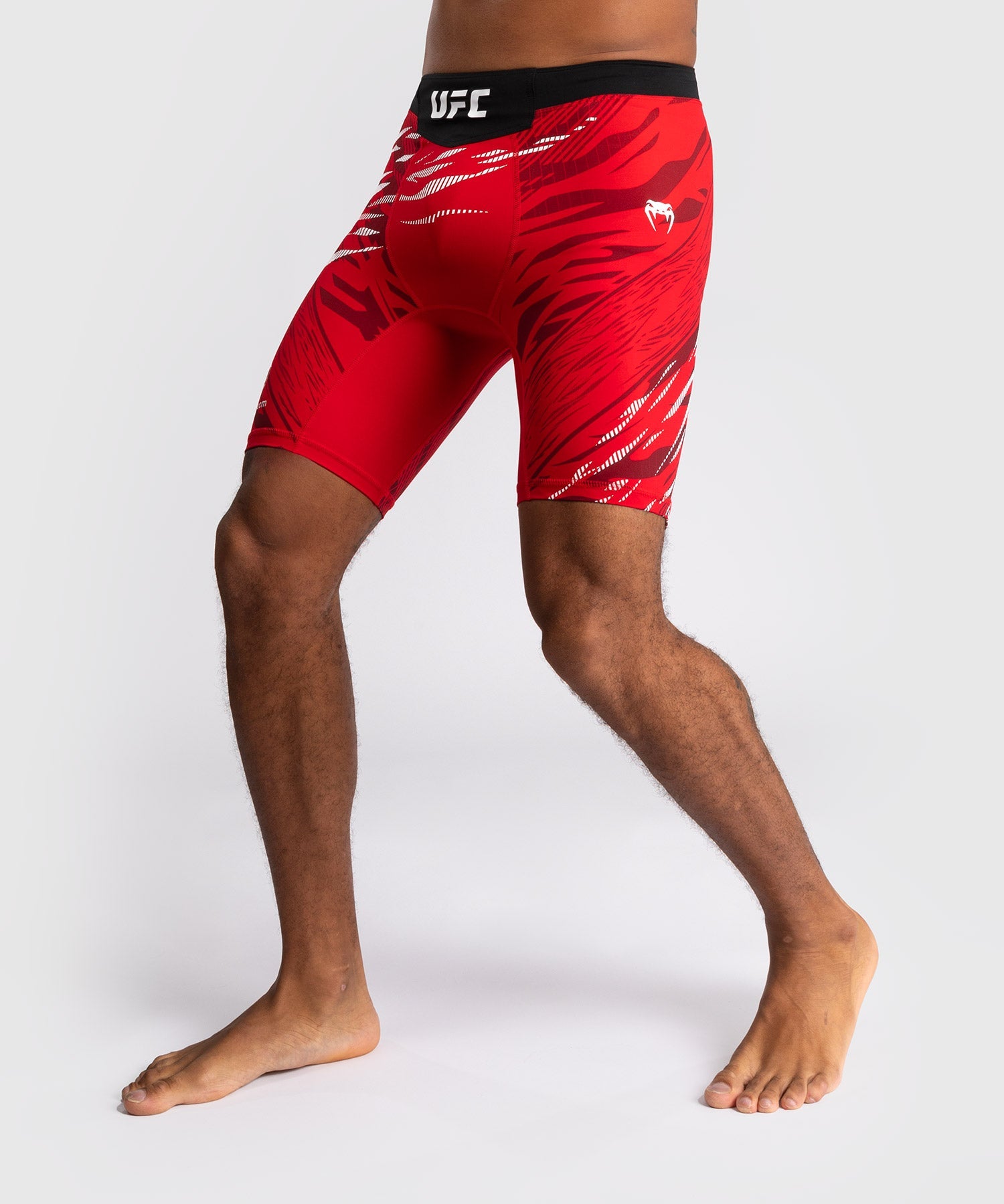 UFC Venum Vale Tudo Fight Night Fusion Shorts – Rot