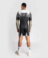 Venum Rashguard Langarm Adrenaline – Schwarz/Sand