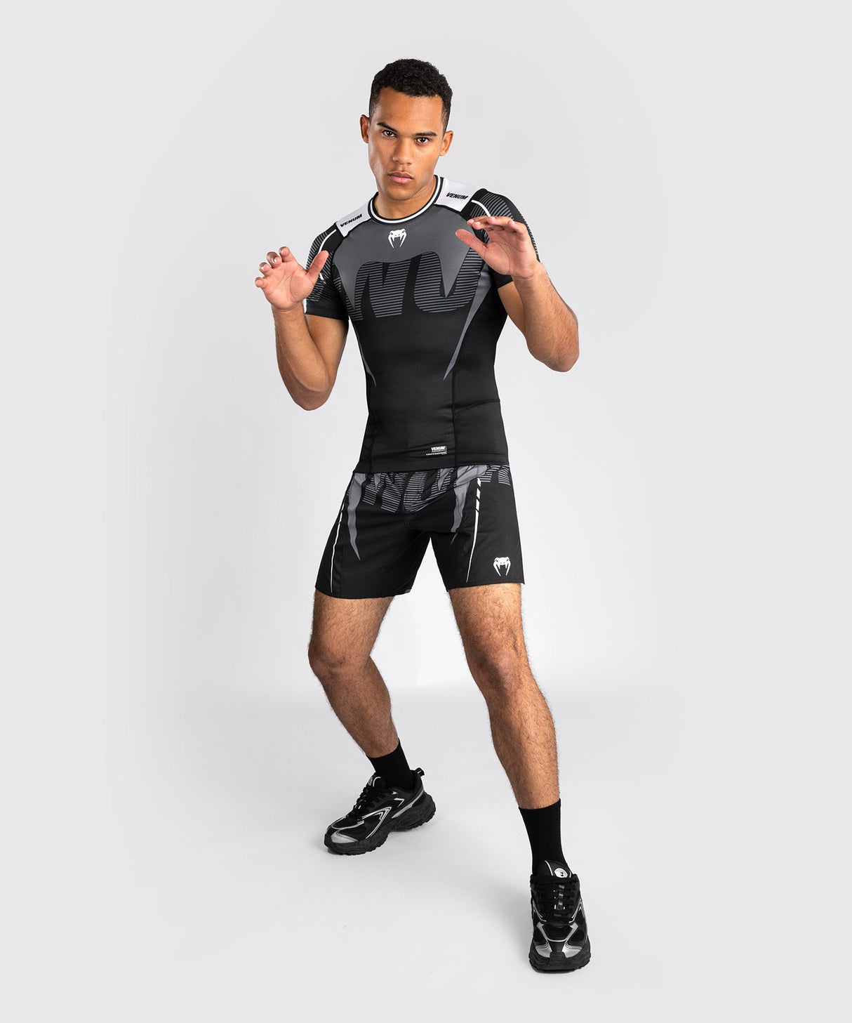 Venum Rashguard Kurzarm Adrenaline – Schwarz/Silbergrau