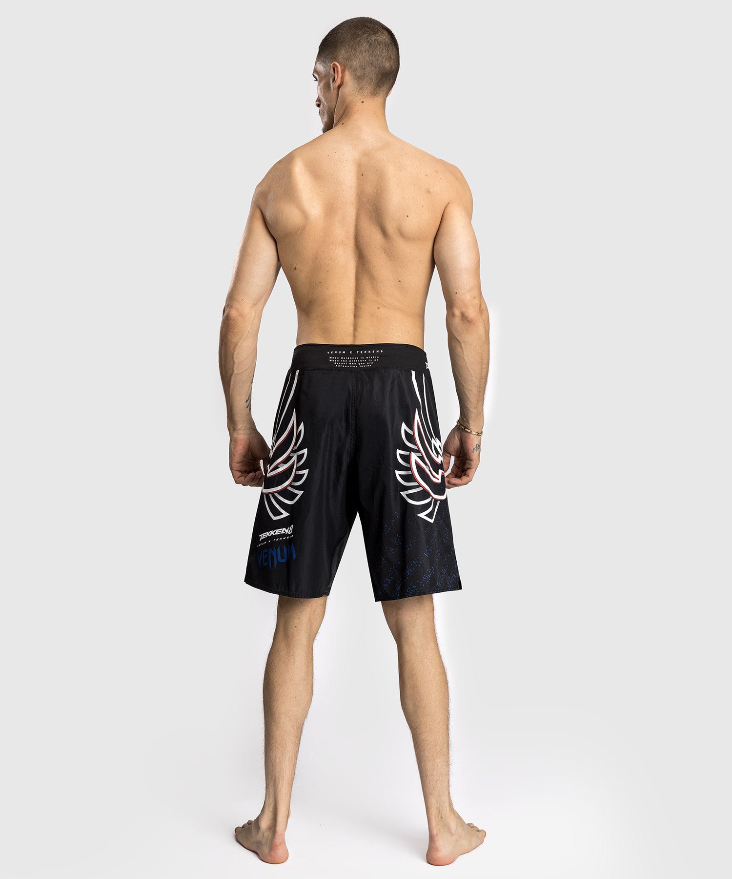 Venum x TEKKEN MMA Shorts – Jin Kazama – Blau/Schwarz/Weiss