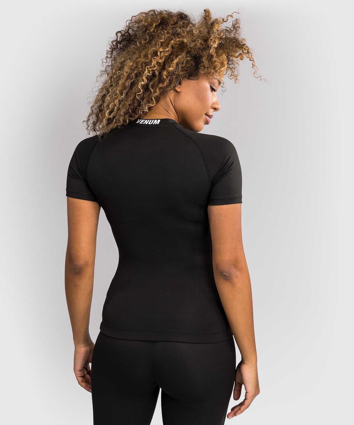 Venum Rashguard Halo Kurzarm – Schwarz