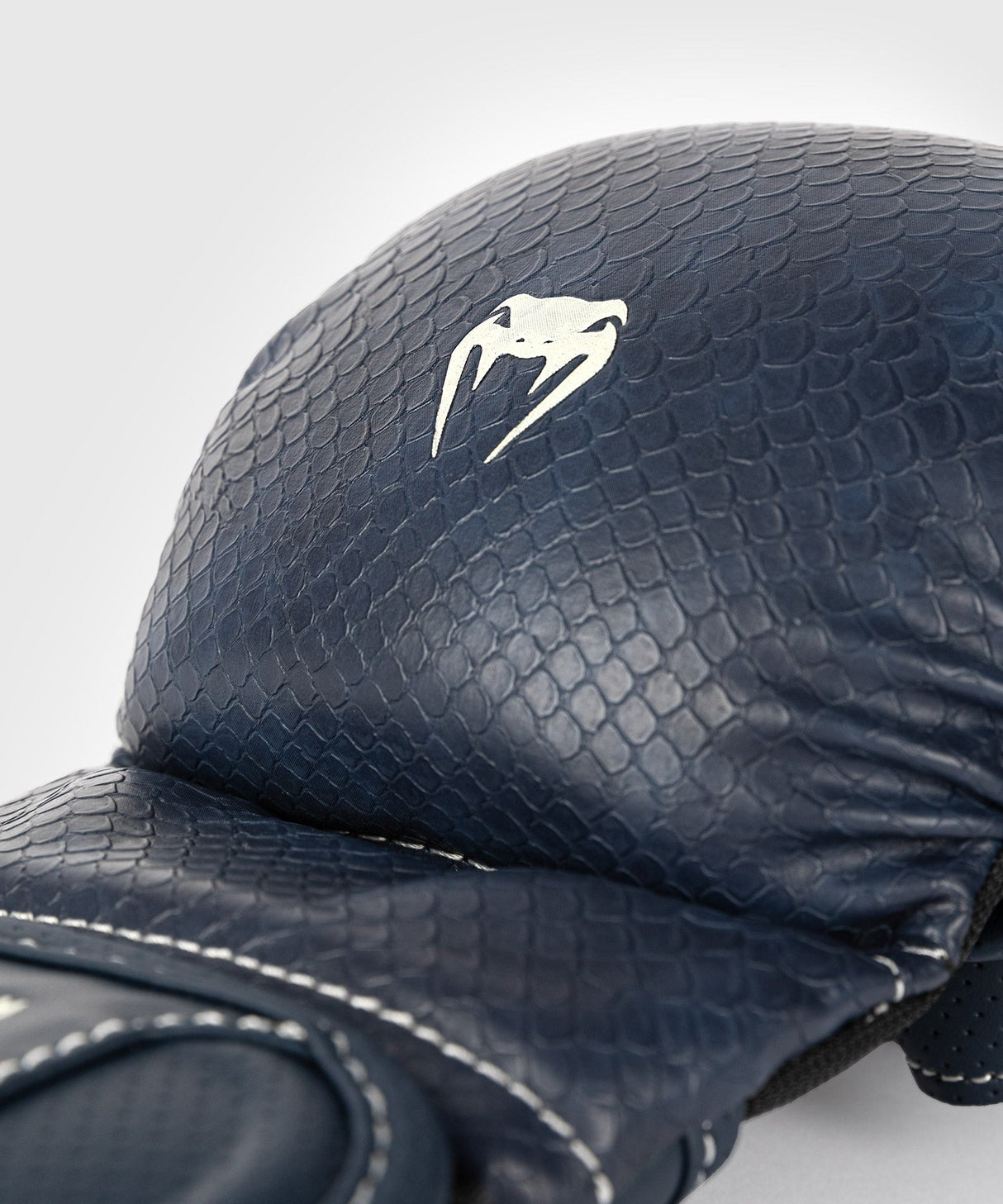 Venum MMA-Handschuhe Sparring Impact Evo Scales – Nachtblau