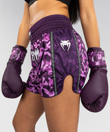 Venum Muay-Thai-Shorts Iris – Lila/Camo-Rosa