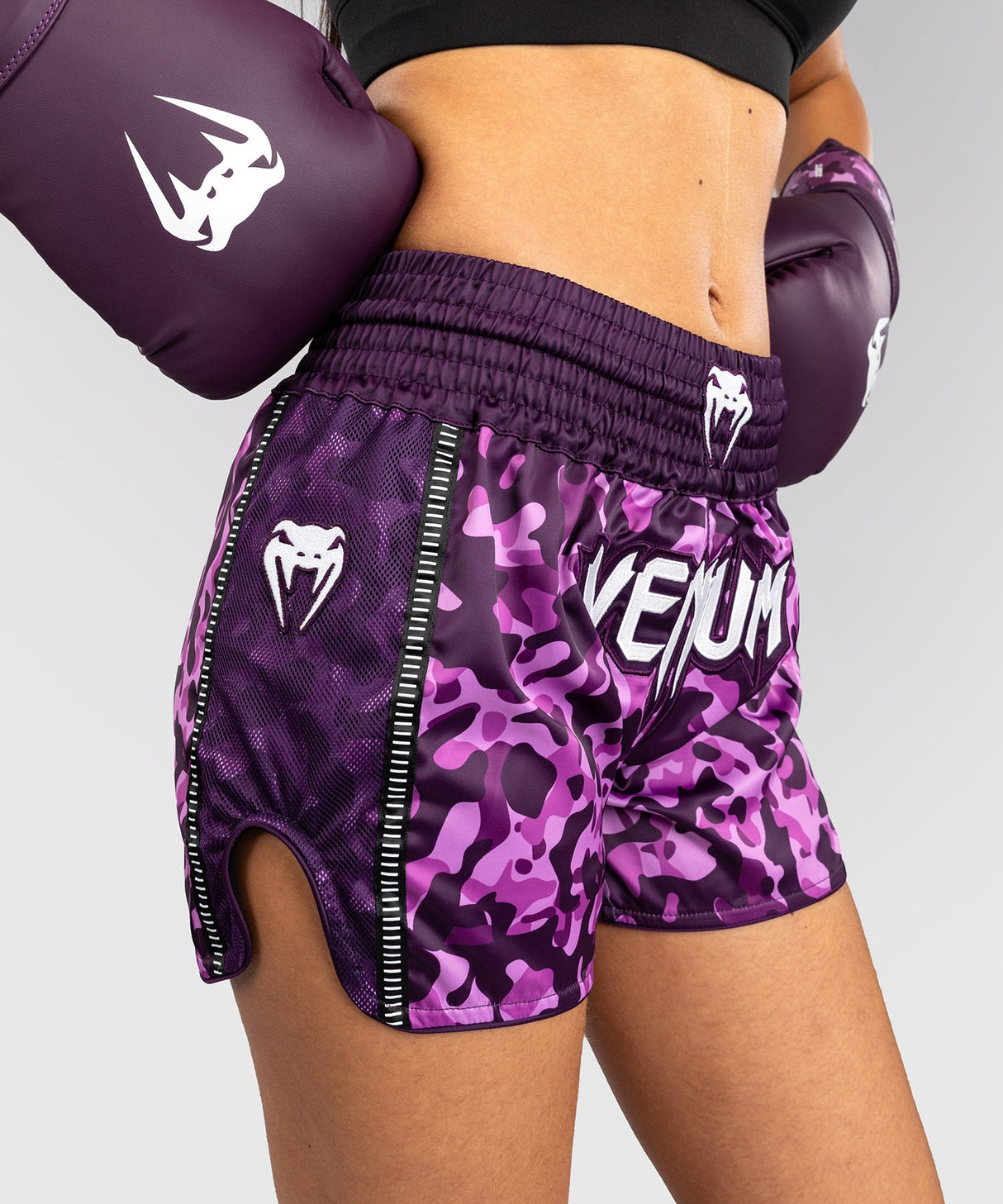 Venum Muay-Thai-Shorts Iris – Lila/Camo-Rosa