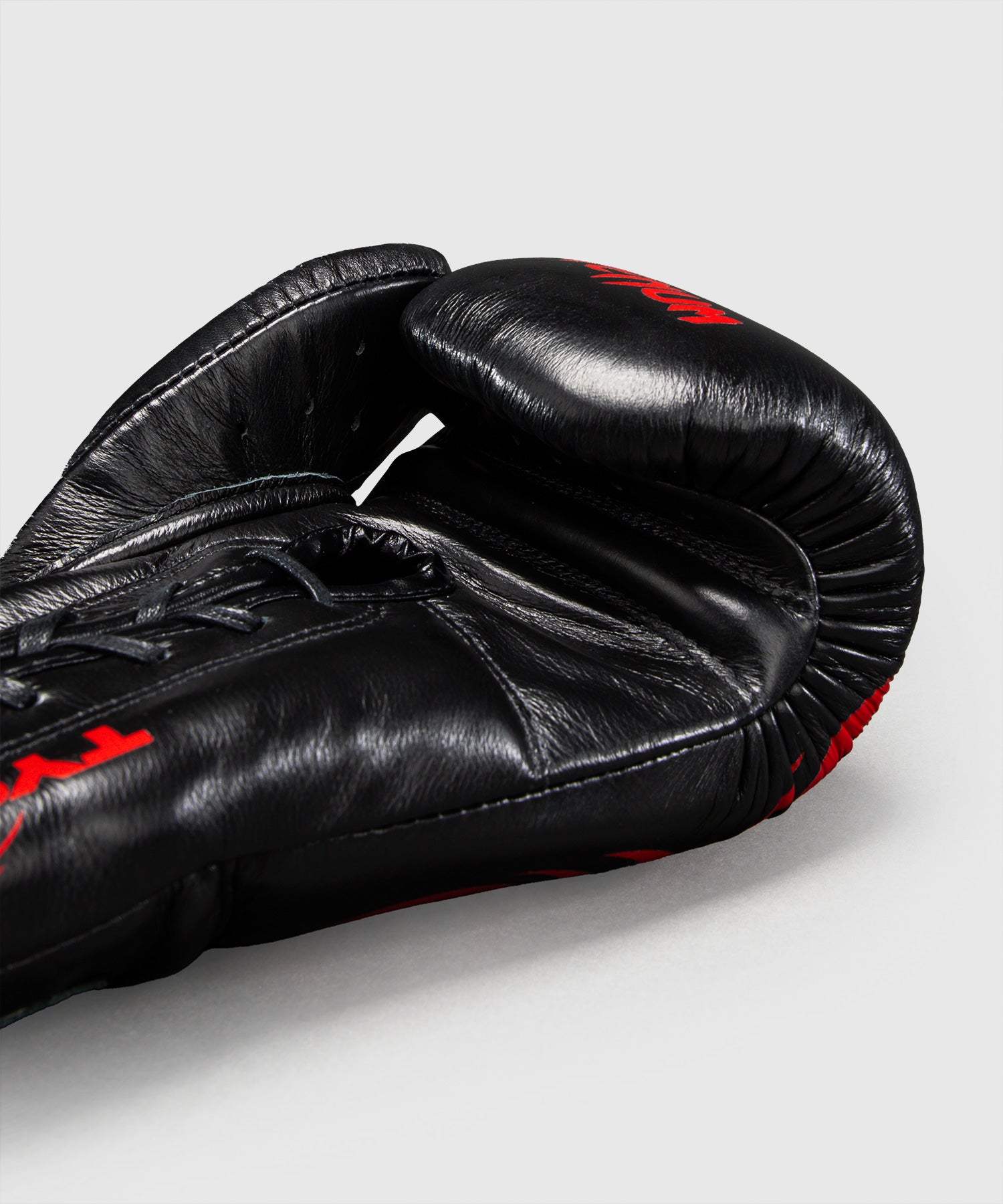Venum x Mike Tyson Boxhandschuhe Giant 2.0 Pro - Schwarz/Rot