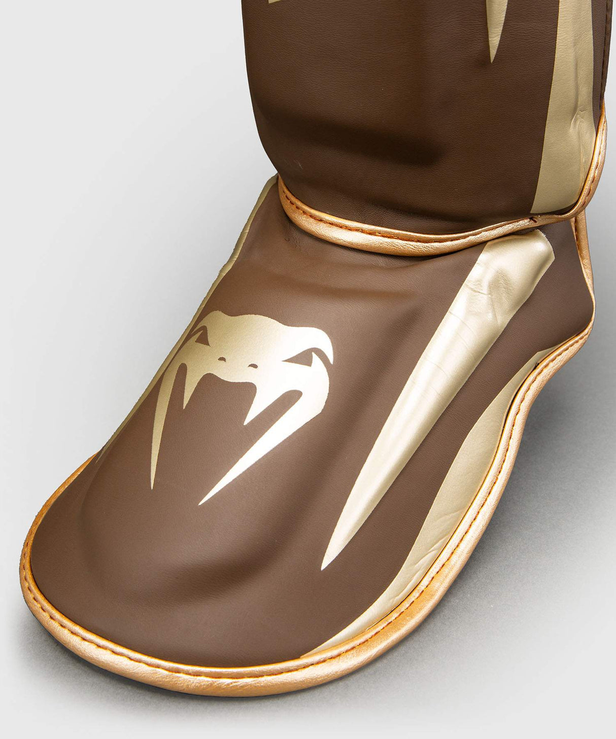 Venum Schienbeinschoner Elite – Dunkelbraun