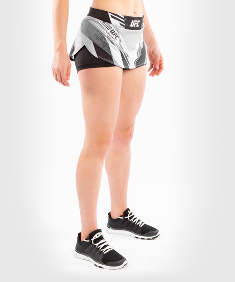 Venum UFC MMA Shorts Authentic Fight Night - Weiß