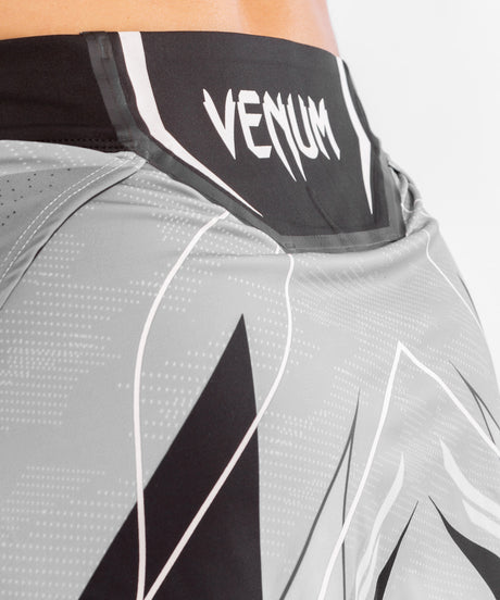 Venum UFC MMA Shorts Authentic Fight Night - Weiß
