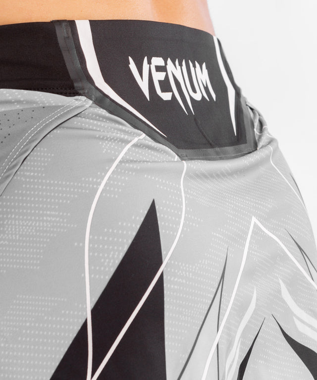 Venum UFC MMA Shorts Authentic Fight Night - Weiß