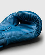 Venum Contender 1.5 XT 3D Bokshandschoenen Marineblauw - 3D-logo detail