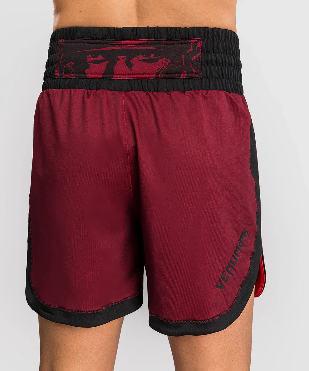 Venum x Assassin's Creed Shadows Boxhosen – Burgunderrot/Schwarz