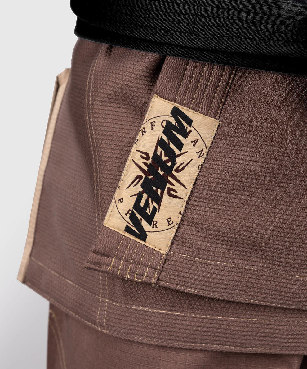 Venum Elite 5.0 – 450 – BJJ Gi – Dunkelbraun