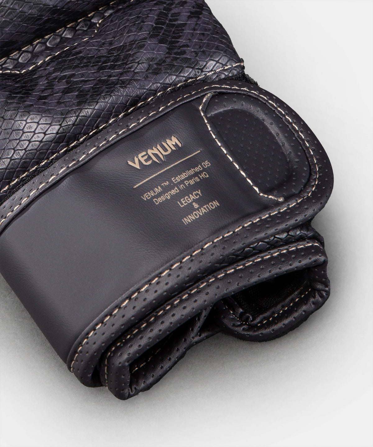 Venum MMA-Handschuhe Impact Evo Scales - Dunkelviolett